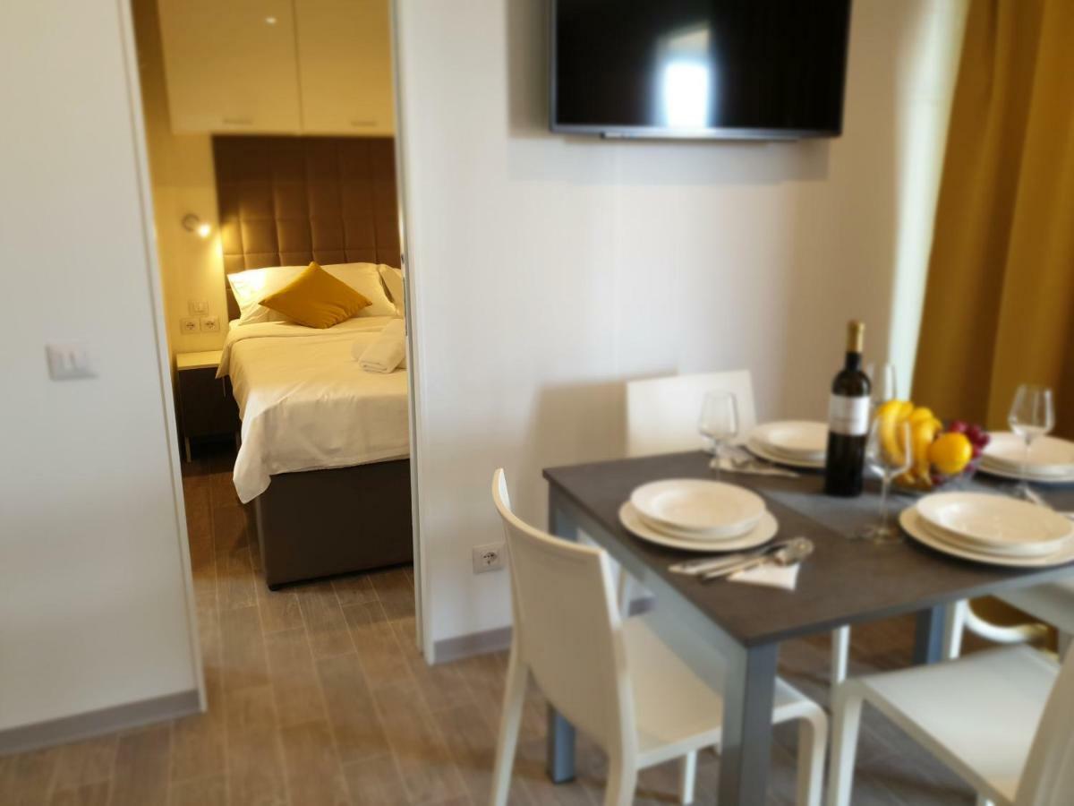 Dalmaris Camp - Prestige Mobile Homes ビオグラード・ナ・モル エクステリア 写真